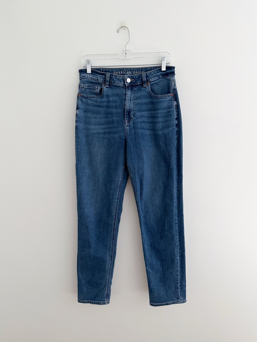 American Eagle Mom Jeans High Rise Medium Wash Tapered Leg 90s Style Size 8 Long